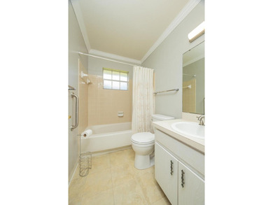 Welcome to this beautifully maintained family home offering - photo 33