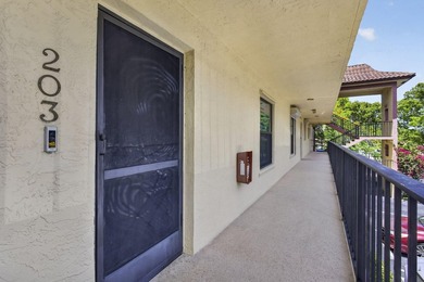Beautifully fully renovated 2-bedroom, 2-bath condo situated in - photo 3