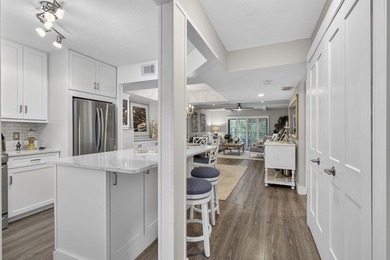 Beautifully fully renovated 2-bedroom, 2-bath condo situated in - photo 4