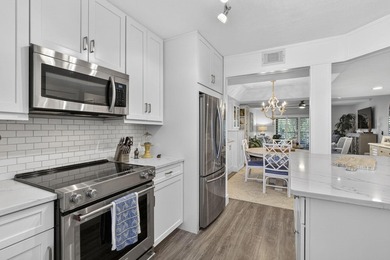 Beautifully fully renovated 2-bedroom, 2-bath condo situated in - photo 10