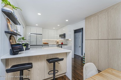 Welcome to this beautifully updated single-family townhouse in - photo 15