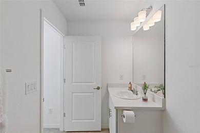 Beautifully and fully furnished 2BR / 2.5BA and move-in ready - photo 22
