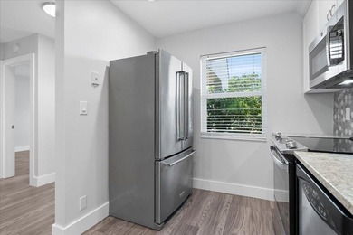 Stunning, fully updated modern unit in Golden Lakes Village - - photo 6