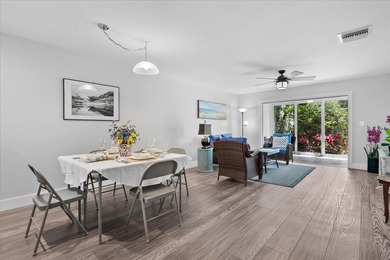 Stunning, fully updated modern unit in Golden Lakes Village - - photo 8