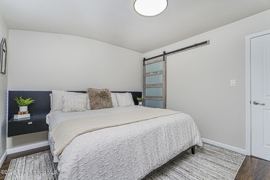 Welcome to this beautifully updated single-family townhouse in - photo 28