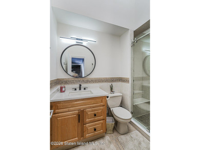 Welcome to this beautifully updated single-family townhouse in - photo 33