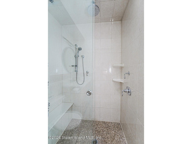 Welcome to this beautifully updated single-family townhouse in - photo 34