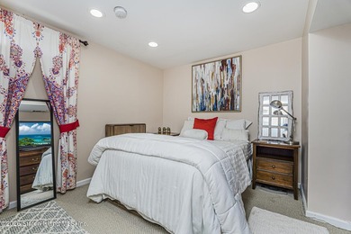Welcome to this beautifully updated single-family townhouse in - photo 37