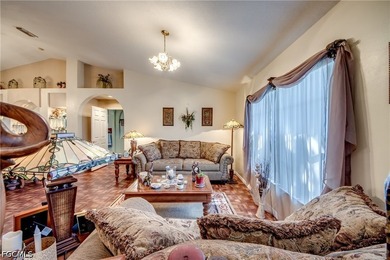 Welcome to this beautifully maintained 2-bedroom, 2-bathroom - photo 9