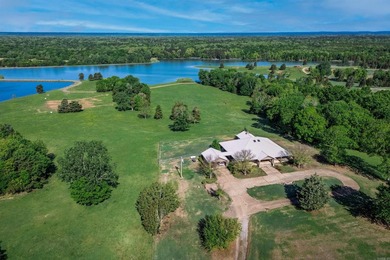 Welcome to an extraordinary legacy property at 211 Hale Rd - photo 2