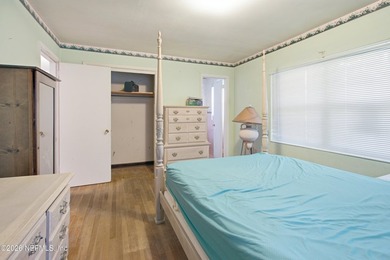 SELLERS ARE CURRENTLY REVIEWING MULTIPLE OFFERS. Prime flip or - photo 22