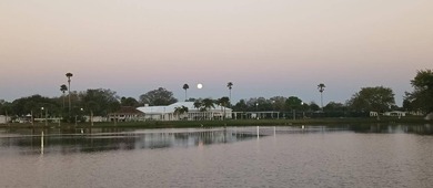 Spacious 2/2 with fabulous lake views and an open airy floor - photo 8