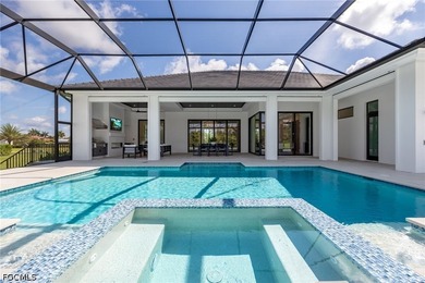 Stunning New Construction in Gated Devonwood, Fort Myers - photo 2