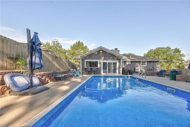****NEW PRICE*** Great location in South Kansas City with easy - photo 5