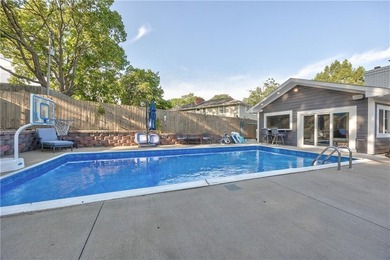 ****NEW PRICE*** Great location in South Kansas City with easy - photo 8