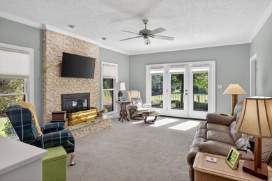 Nestled on a quiet cul-de-sac in prestigious Woodside Plantation - photo 18