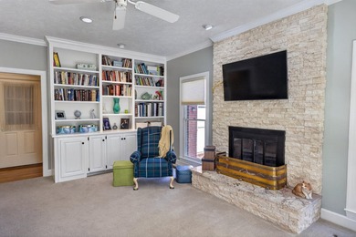 Nestled on a quiet cul-de-sac in prestigious Woodside Plantation - photo 19