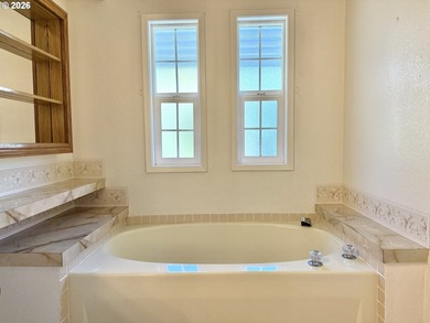 EXCELLENT CONDITION! 1984, 924 sq ft 2 bed, 2 bath manufactured - photo 19