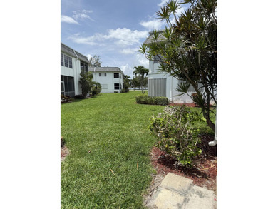 Great corner unit in a 55+ community close to beautifu Lake - photo 2