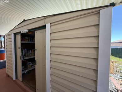EXCELLENT CONDITION! 1984, 924 sq ft 2 bed, 2 bath manufactured - photo 29