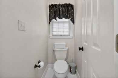 Nestled on a quiet cul-de-sac in prestigious Woodside Plantation - photo 34