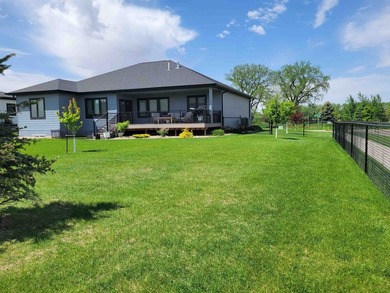 QUALITY CUSTOM BUILT HOME in 2022. THIS home is better than new - photo 37