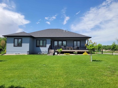 QUALITY CUSTOM BUILT HOME in 2022. THIS home is better than new - photo 38