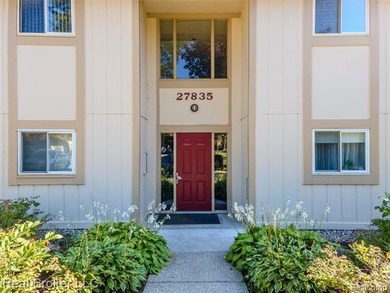 (private lake, pond, creek) Condo For Sale in Farmington Hills Michigan