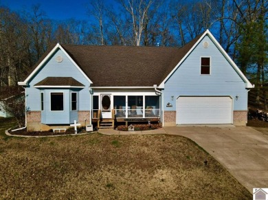 Lake Home For Sale in Cadiz, Kentucky