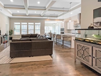 Welcome to 10117 Lakeshore Drive, a stunning 3-bedroom, 2 - photo 3