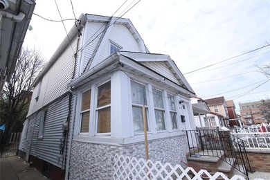 **Location! Location! Location!** This newly renovated large - photo 11