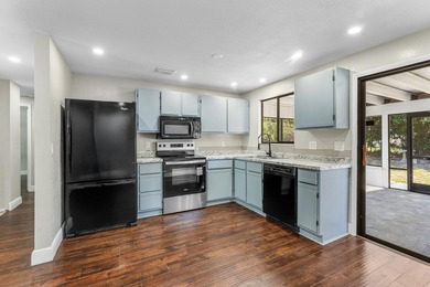 Welcome to this beautifully updated 3-bedroom, 2-bath - photo 13