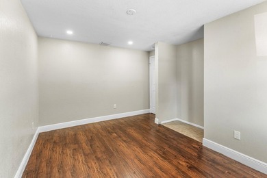 Welcome to this beautifully updated 3-bedroom, 2-bath - photo 15