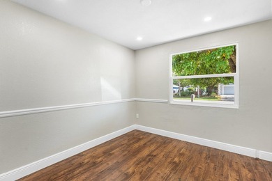 Welcome to this beautifully updated 3-bedroom, 2-bath - photo 16