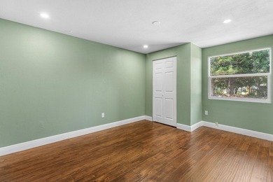 Welcome to this beautifully updated 3-bedroom, 2-bath - photo 18
