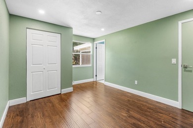 Welcome to this beautifully updated 3-bedroom, 2-bath - photo 19