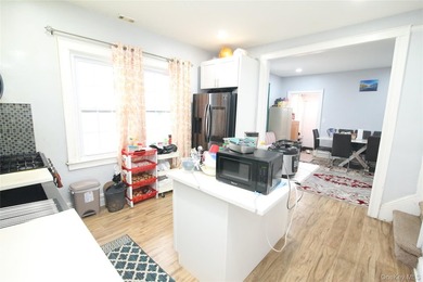 **Location! Location! Location!** This newly renovated large - photo 20