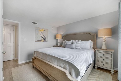 Tastefully updated ground-floor condo in the highly desirable - photo 23