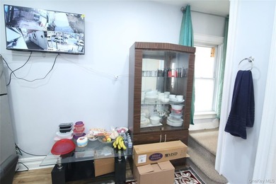 **Location! Location! Location!** This newly renovated large - photo 27