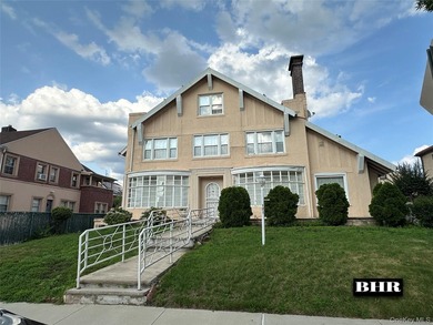 RARE MANHATTAN BEACH OPPORTUNITY Legal Detached Three-Family on - photo 2