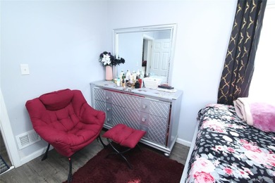 **Location! Location! Location!** This newly renovated large - photo 46