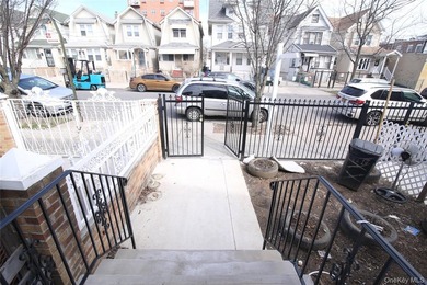 **Location! Location! Location!** This newly renovated large - photo 49