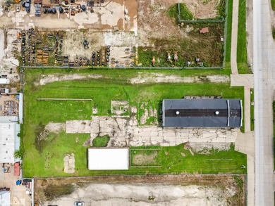 Unique opportunity to own a versatile commercial property with - photo 4