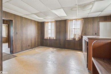 Unique opportunity to own a versatile commercial property with - photo 10