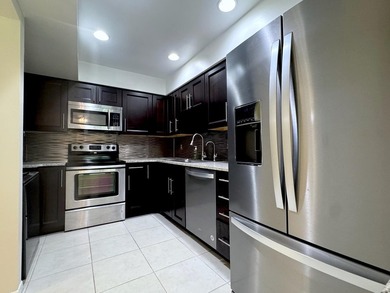 Island Oasis at Carlton Villas! Experience the ultimate South - photo 10