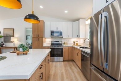 Welcome to your brand-new home in Ainaloa! This thoughtfully - photo 5
