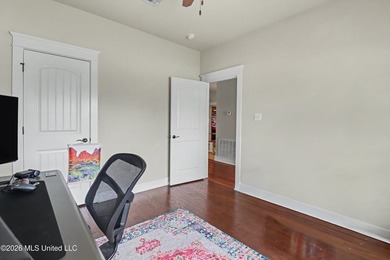 Awesome 4-bedroom, 2-bath home conveniently located directly - photo 11