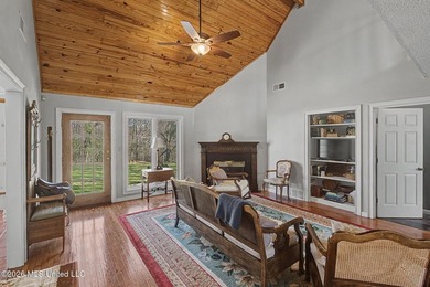 Welcome to this spacious and well-maintained home offering - photo 12