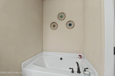 Awesome 4-bedroom, 2-bath home conveniently located directly - photo 15