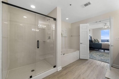Perched on the 21st floor at the highly sought-after Splash - photo 22
